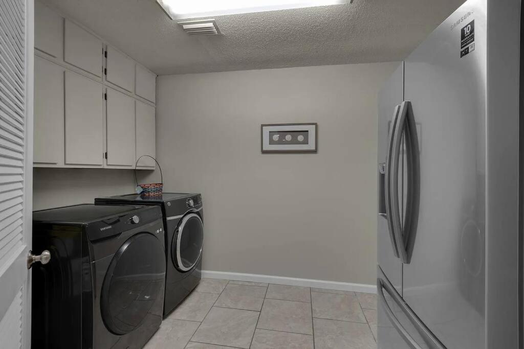 Quiet Relaxing Home - Close To Downtown & Beach 4Br-2Bt بينساكولا المظهر الخارجي الصورة